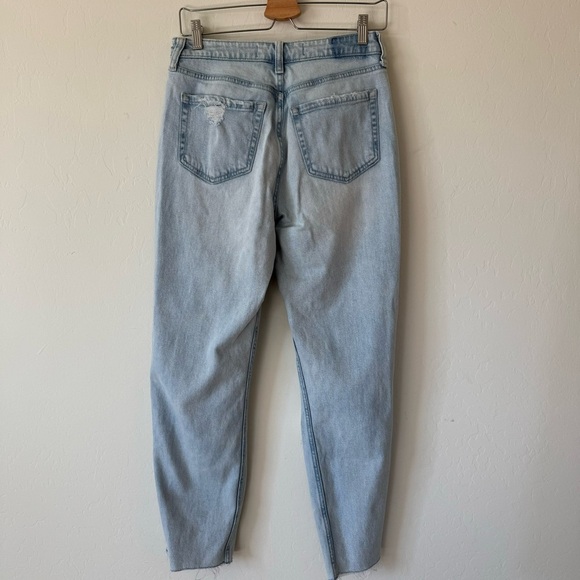 Hollister Boho Light Blue Distressed Stretch Ultra High Rise Mom Jeans Size 27 - Picture 6 of 8